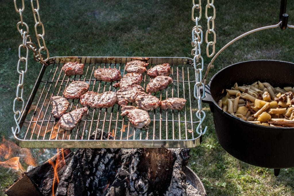 Älplermagronen und Schweinefilet Caprese von der Feuerbrücke ...