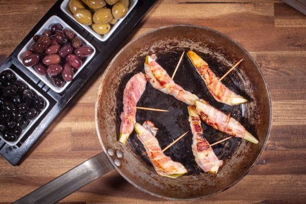 Tapas-Rezept: Datteln, Pflaumen und Birnen im Speckmantel ...